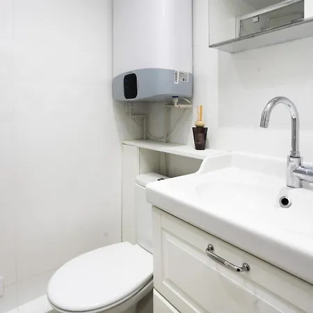 Charming Saint Honore Parisian Escape In The Heart Of The City No Elevator Parigi