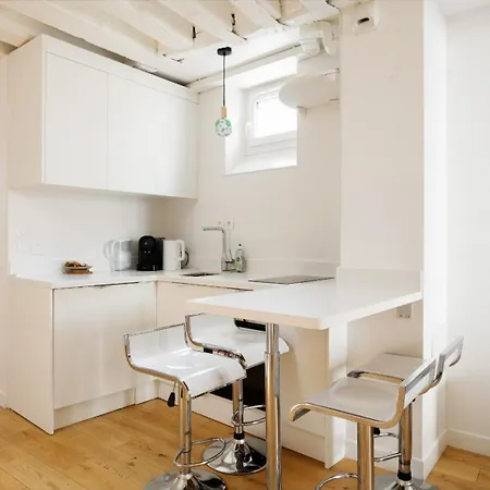 Charming Saint Honore Parisian Escape In The Heart Of The City No Elevator Parigi